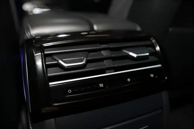2022 Audi S8 TFSI quattro Tiptronic