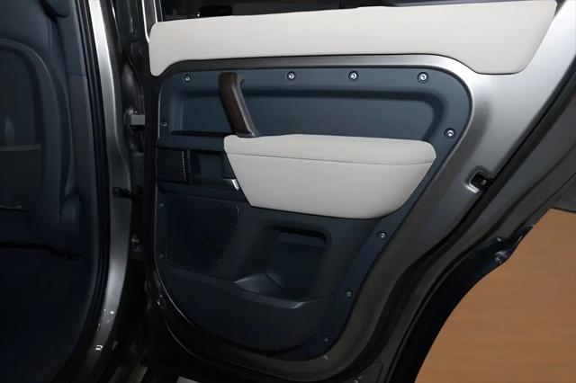 2023 Land Rover Defender 110 X-Dynamic SE