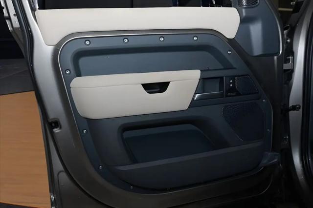 2023 Land Rover Defender 110 X-Dynamic SE