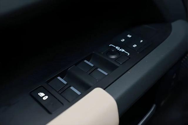 2023 Land Rover Defender 110 X-Dynamic SE