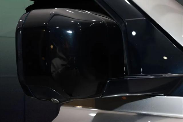 2023 Land Rover Defender 110 X-Dynamic SE