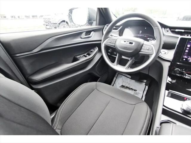 2025 Jeep Grand Cherokee L Laredo X 4x4