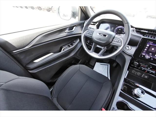 2025 Jeep Grand Cherokee L Laredo X 4x4