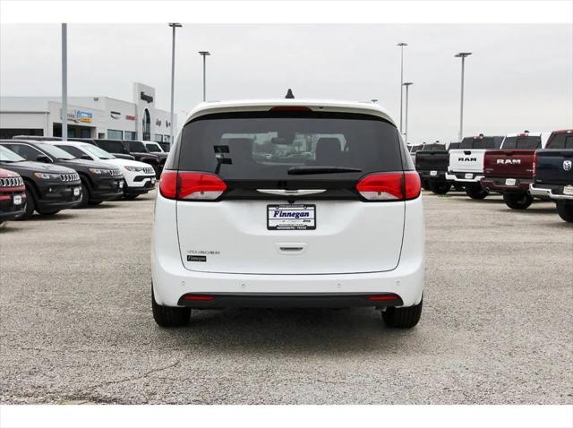 2025 Chrysler Voyager LX