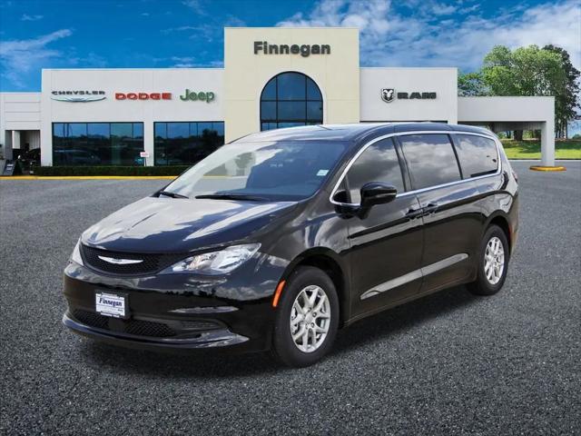 2025 Chrysler Voyager LX