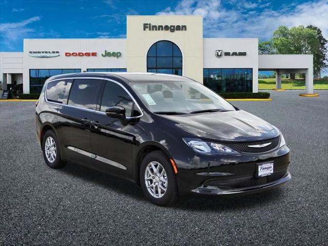 2025 Chrysler Voyager LX