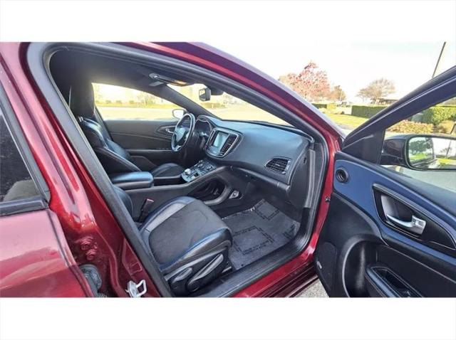 2015 Chrysler 200 S
