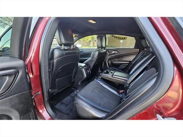 2015 Chrysler 200 S