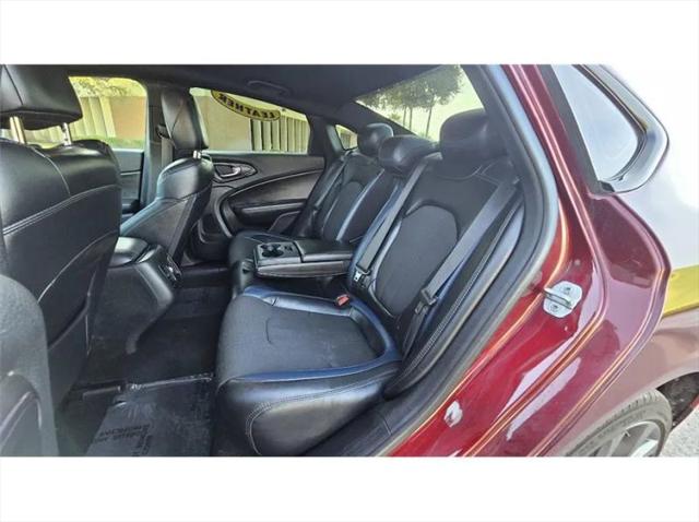 2015 Chrysler 200 S