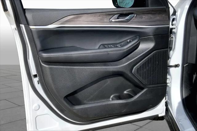 2026 Jeep Grand Cherokee L Altitude 4x4