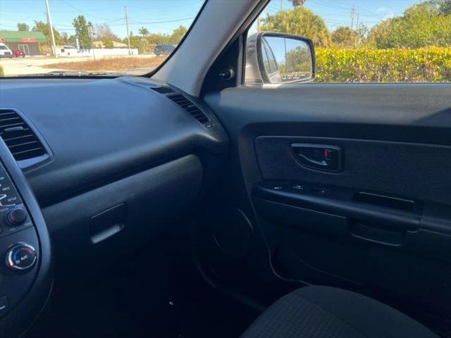 2013 Kia Soul Base