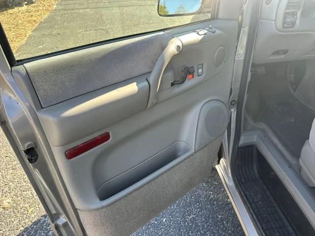 2003 GMC Safari SLE Extended