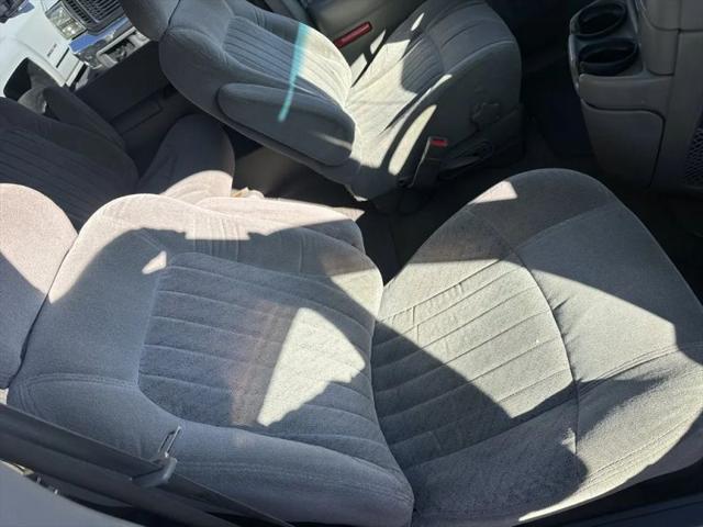 2003 GMC Safari SLE Extended