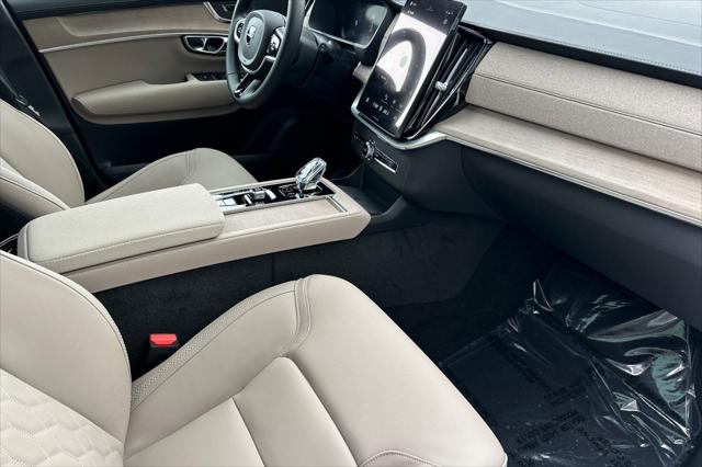 2026 Volvo XC90 Plus, B6 AWD Gas (mild hybrid), Gasoline, Bright, 7 Seats