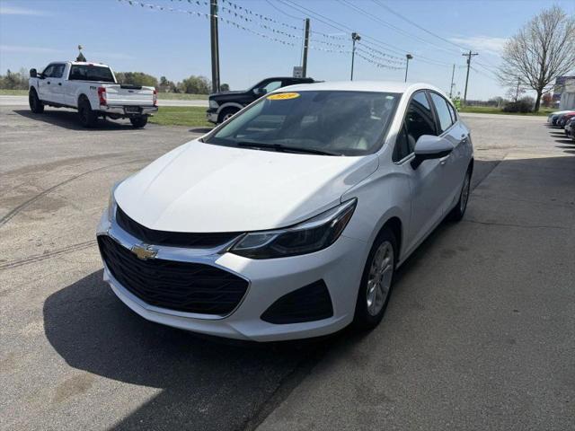 2019 Chevrolet Cruze LT for sale in Larwill, IN