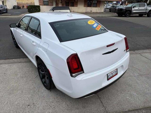 2020 Chrysler 300 Touring
