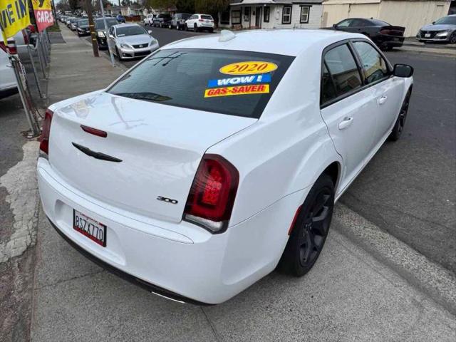 2020 Chrysler 300 Touring