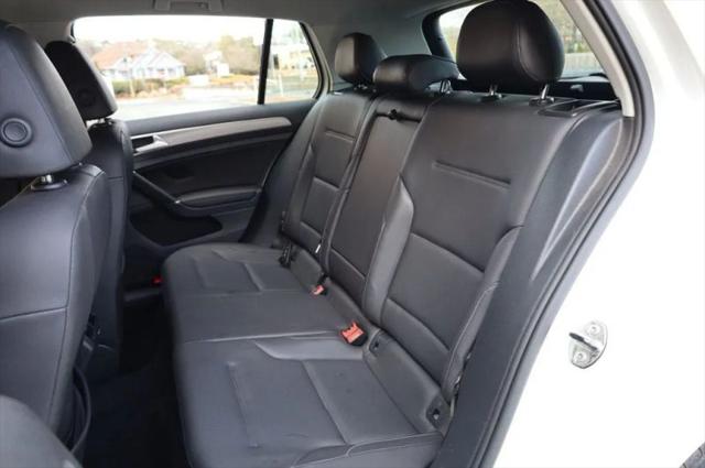 2015 Volkswagen Golf TDI S 4-Door