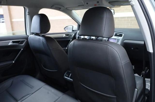 2015 Volkswagen Golf TDI S 4-Door