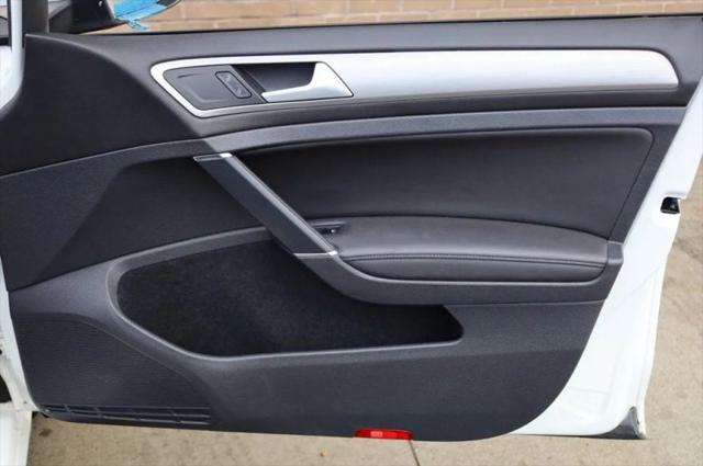 2015 Volkswagen Golf TDI S 4-Door