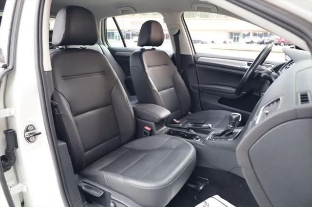 2015 Volkswagen Golf TDI S 4-Door