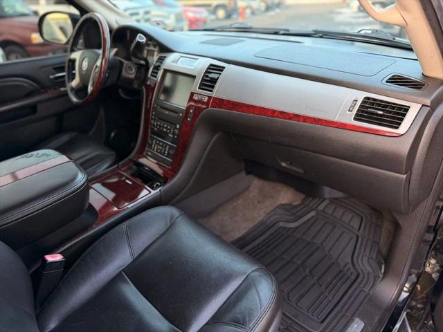 2010 Cadillac Escalade Standard