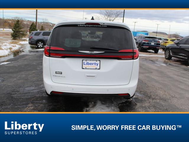 2023 Chrysler Pacifica Touring L