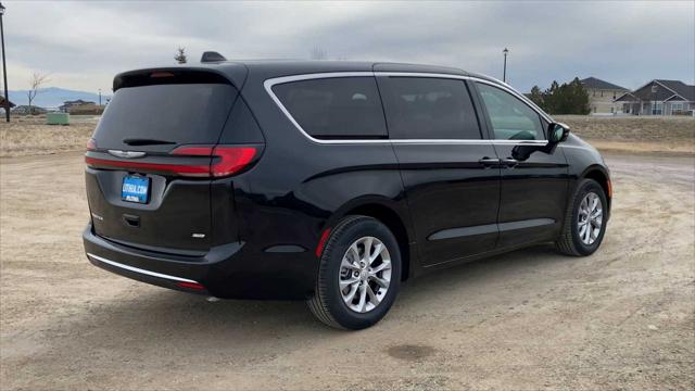 2026 Chrysler Pacifica Select AWD