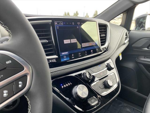 2026 Chrysler Pacifica Select AWD