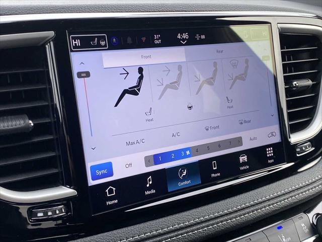 2026 Chrysler Pacifica Select AWD