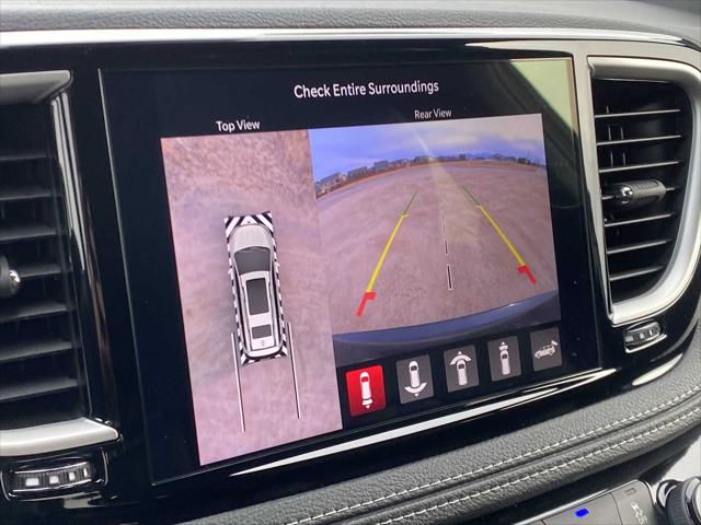 2026 Chrysler Pacifica Select AWD
