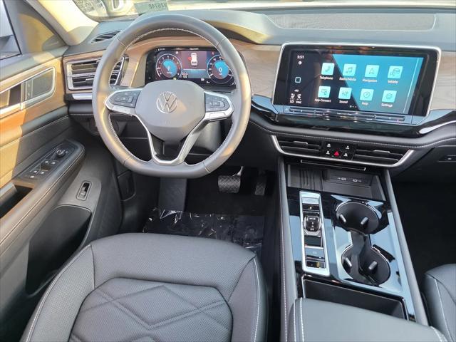 2026 Volkswagen Atlas SE with Technology