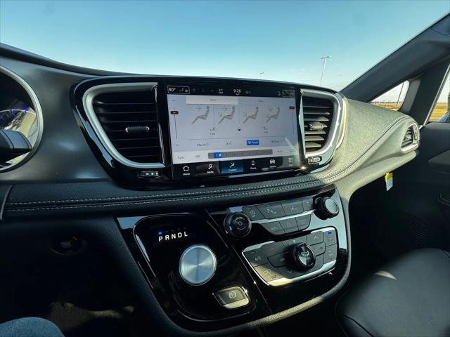2026 Chrysler Pacifica Select AWD