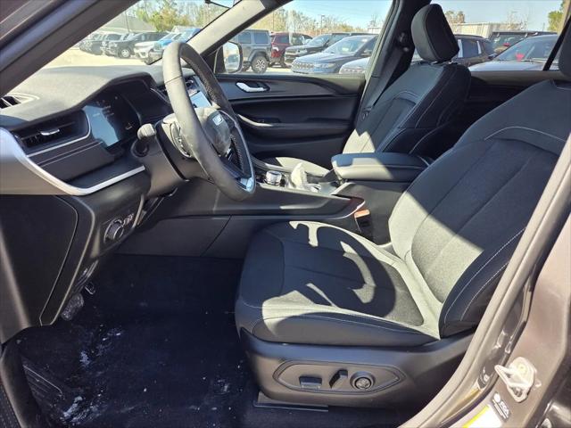 2026 Jeep Grand Cherokee L Altitude 4x2