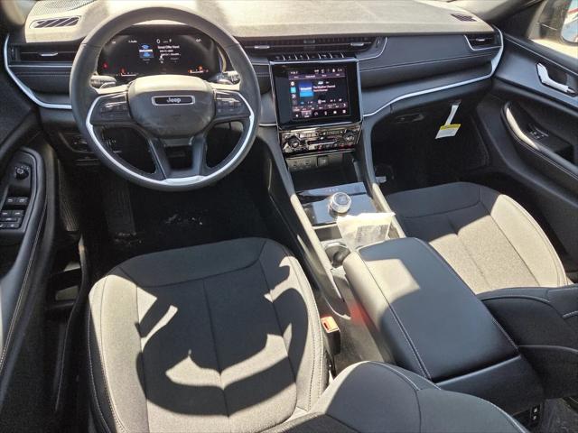 2026 Jeep Grand Cherokee L Altitude 4x2