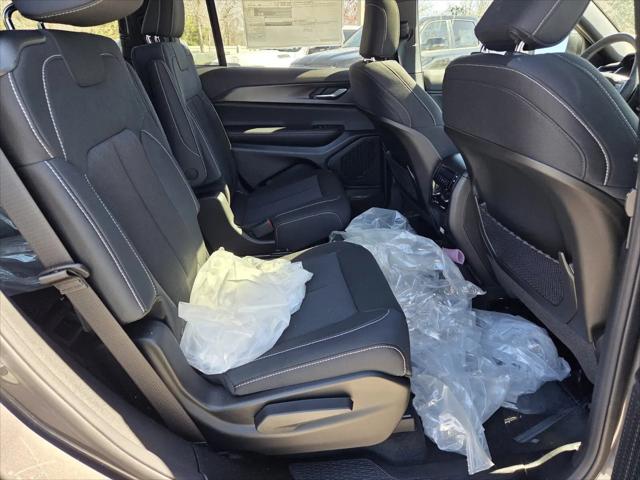 2026 Jeep Grand Cherokee L Altitude 4x2