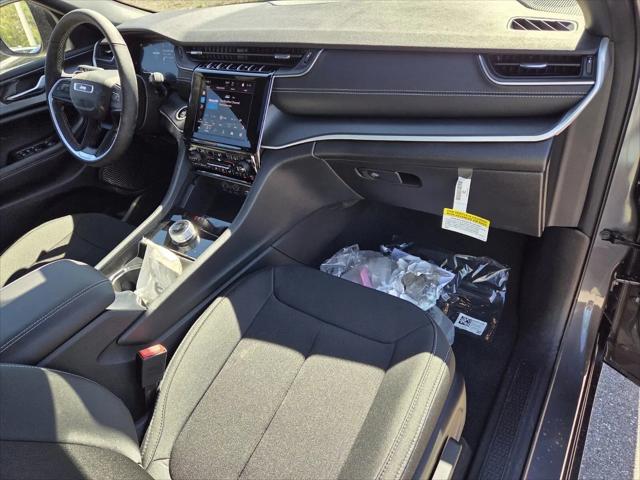 2026 Jeep Grand Cherokee L Altitude 4x2