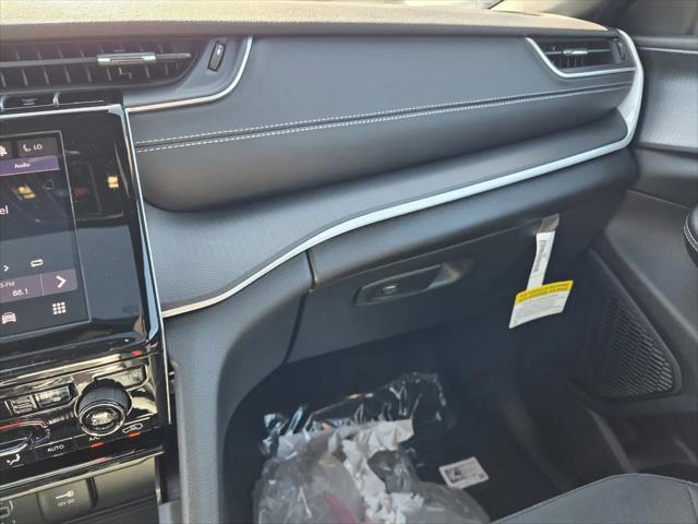 2026 Jeep Grand Cherokee L Altitude 4x2