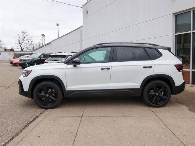 2026 Volkswagen Taos SE Black