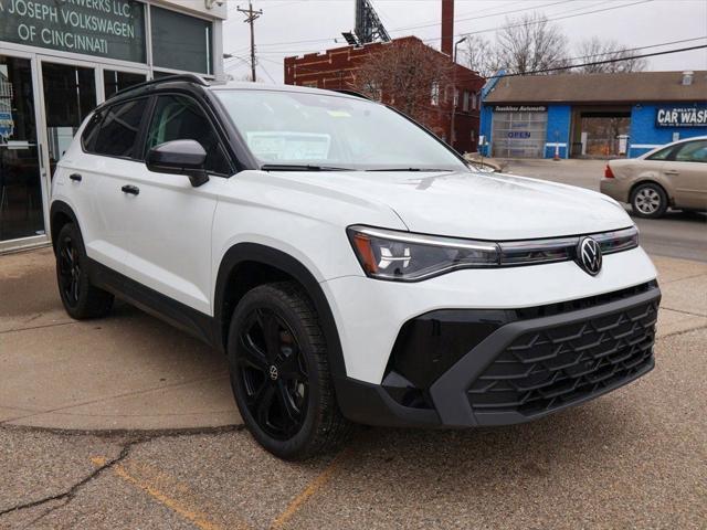 2026 Volkswagen Taos SE Black