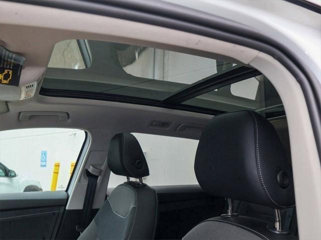 2026 Volkswagen Taos SE Black