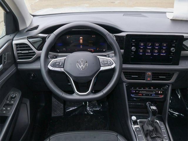 2026 Volkswagen Taos SE Black