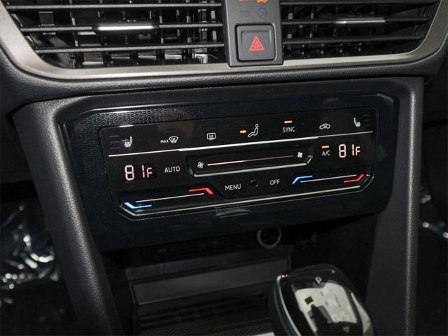 2026 Volkswagen Taos SE Black