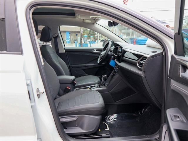 2026 Volkswagen Taos SE Black