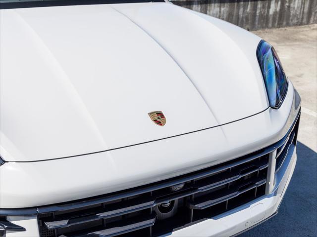 2026 Porsche Cayenne Unknown