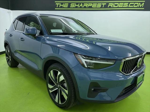 2024 Volvo XC40 B5 Ultimate Bright Theme