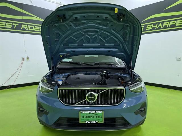 2024 Volvo XC40 B5 Ultimate Bright Theme