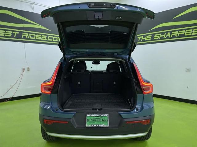 2024 Volvo XC40 B5 Ultimate Bright Theme