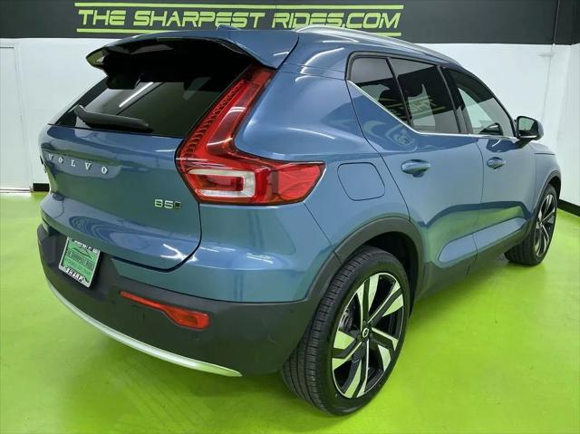 2024 Volvo XC40 B5 Ultimate Bright Theme