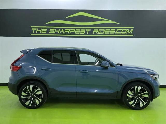 2024 Volvo XC40 B5 Ultimate Bright Theme